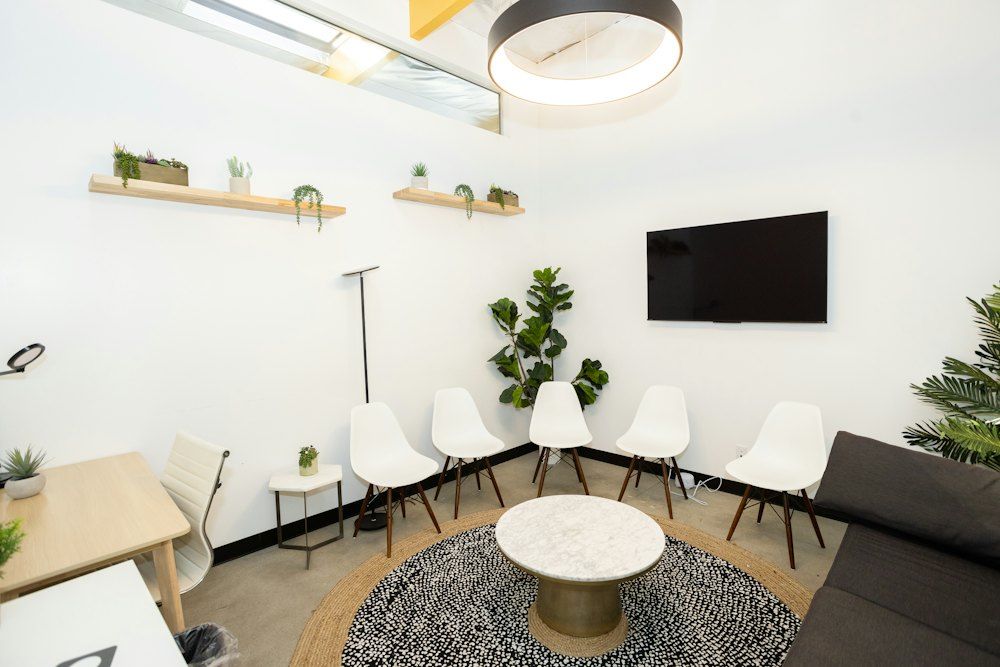 Salle de soin apaisante aux tons naturels (photo d'illustration)