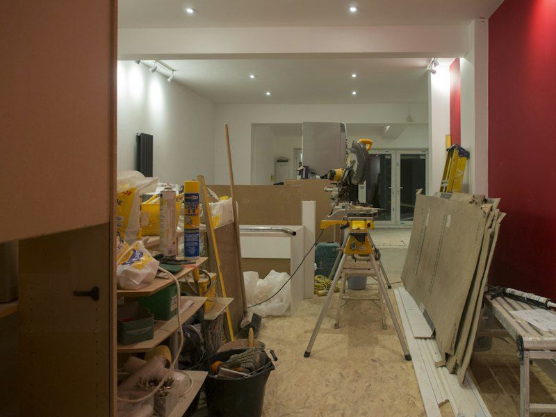 Pièce en travaux avant la pose des sols (photo d'illustration)