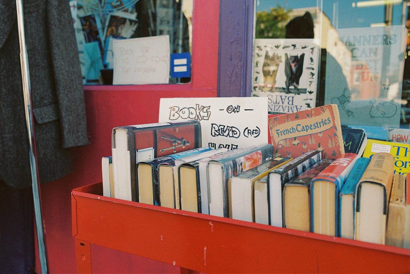 Livres disposÃ©s sur une table